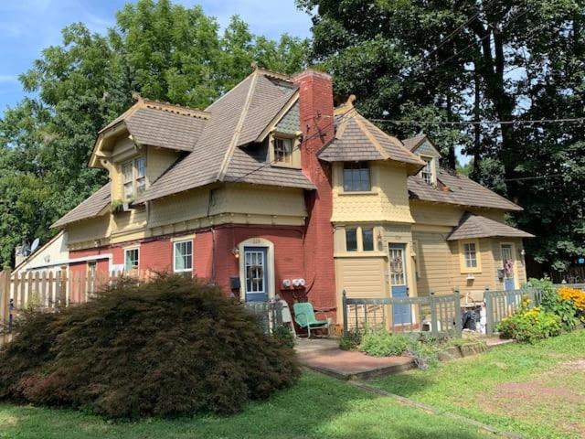 The Suite In A Historic Carriage House Kennett Square Exterior foto